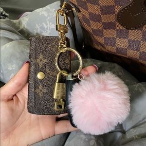 SOLD ❌❌ Auth Louis Vuitton 4 Key holder wallet